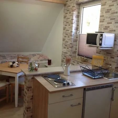 Rael-Boardinghouse-2